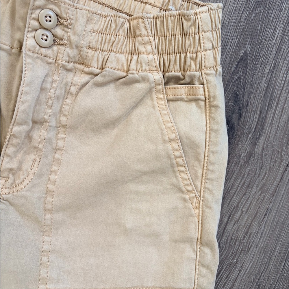 American Eagle Outfitters Light Khaki Chinos - Picture 2 of 4